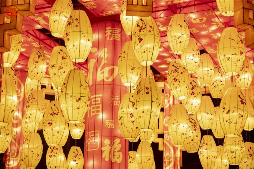 张灯结彩迎新年，正月初一相约趵突泉花灯会！